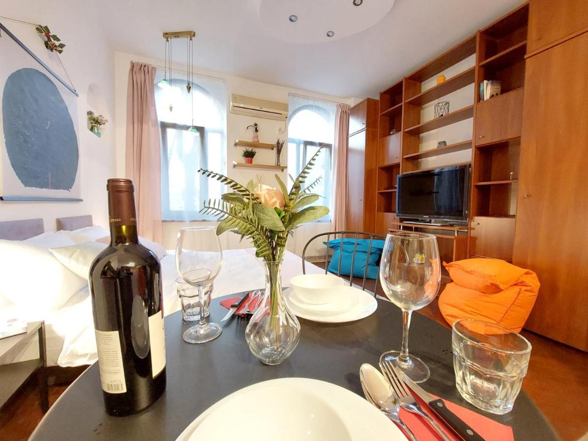 Sweet Dreams Suites Cosy Studio Piata Romana Bukareszt Zewnętrze zdjęcie